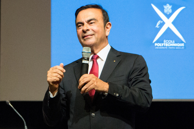 Carlos Ghosn lâche un peu de lest chez Nissan Carlos Ghosn lâche un peu de lest chez Nissan