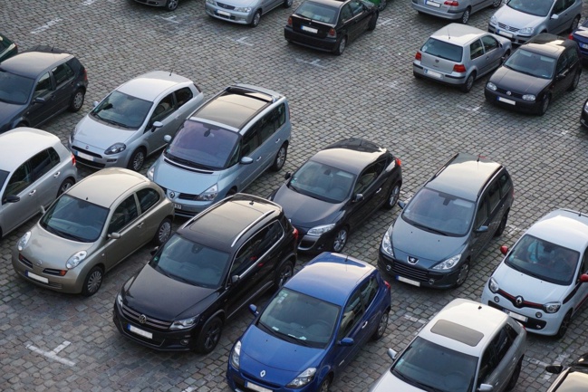 Les immatriculations automobiles plongent en mai, mais moins qu'avant