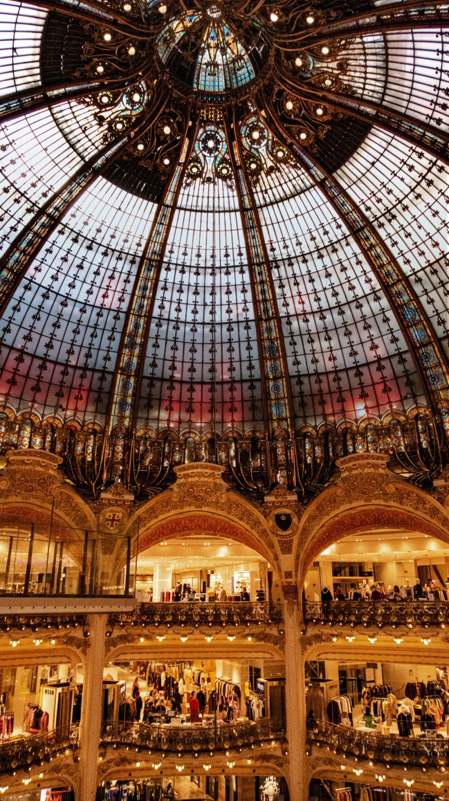 Printemps fermera quatre magasins