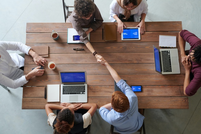 Télétravail : 33 personnalités plaident pour un « chèque bureau »