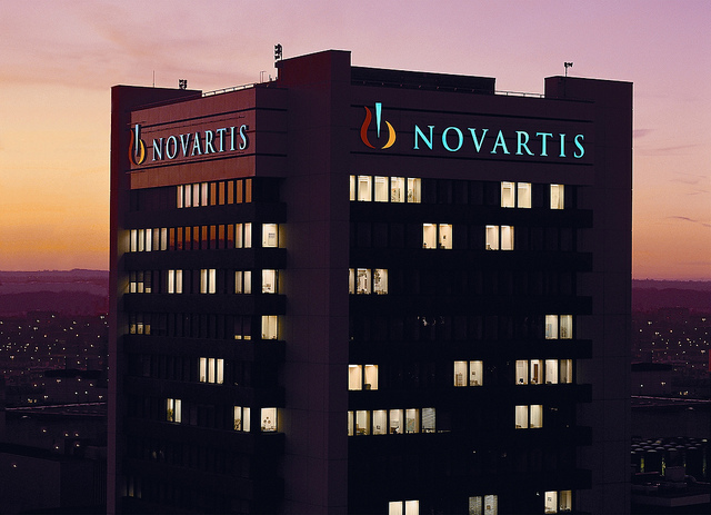 Le laboratoire Novartis coupe les salaires de ses dirigeants