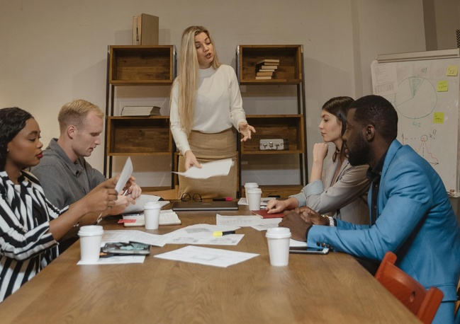 Suppressions de postes à BNP Paribas et Société Générale  : le choix de l’attrition maîtrisée