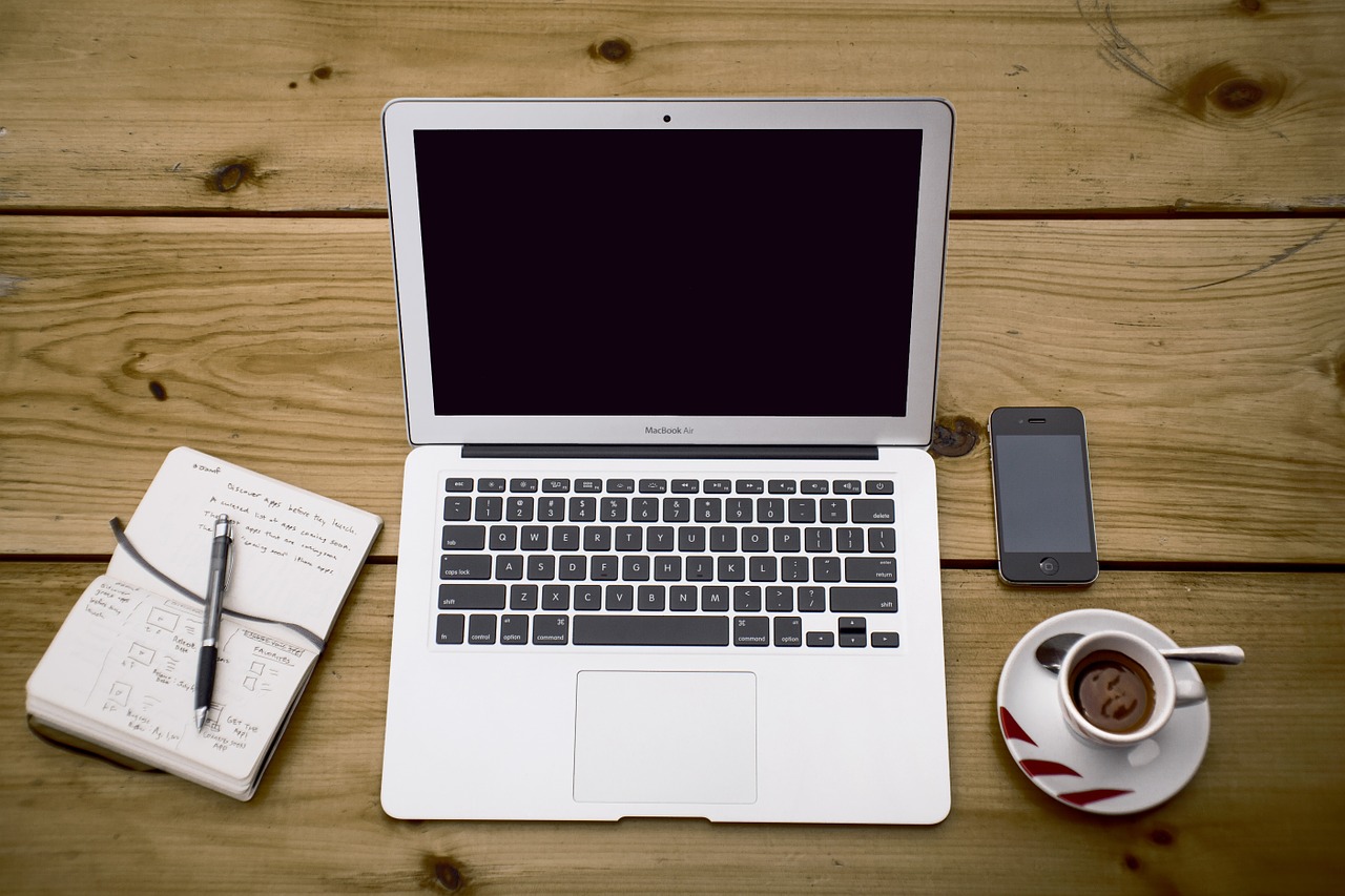 Au bureau, le smartphone est source de stress