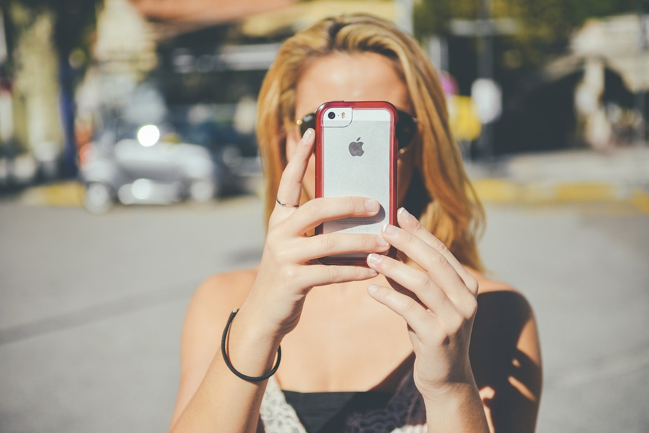 SFR retrouve ses clients, mais gagne moins d’argent