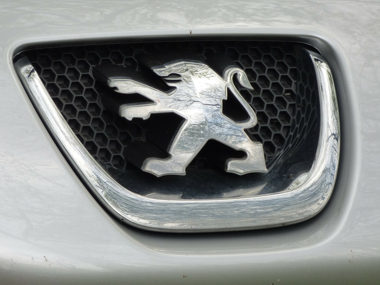 Ventes en recul au premier semestre pour le groupe PSA