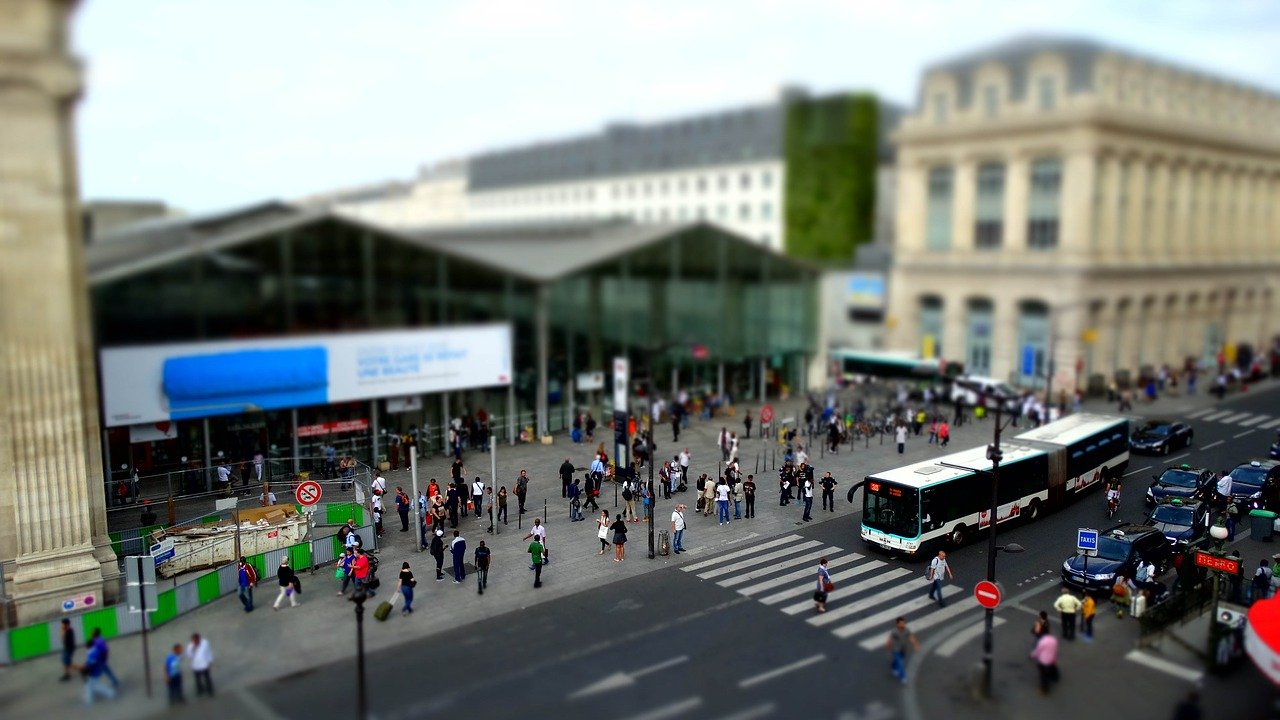 Comment l'État compte-t-il aider la SNCF ?