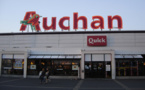 Auchan réorganise ses services : moins de cadres et plus d’employés de contact