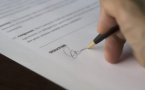 Le délai de recours en cas de licenciement sera réduit à deux mois