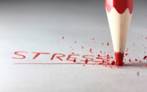 Stress au travail : un médecin propose de faire passer la semaine à 4 jours Stress au travail : un médecin propose de faire passer la semaine à 4 jours