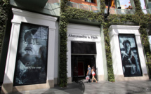 ​Abercrombie&amp;Fitch attaquée en justice pour son dress code